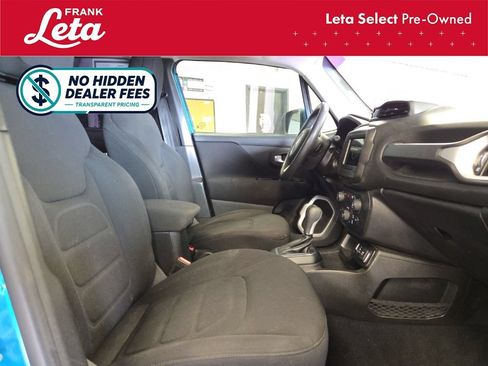 Used 2020 Jeep Renegade Latitude FWD image 19