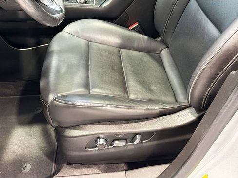 Used 2019 Cadillac XT4 Premium Luxury image 16