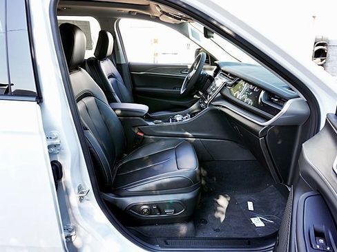 New 2023 Jeep Grand Cherokee 4WD 4xe image 14