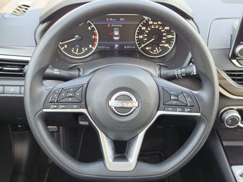 Used 2024 Nissan Altima 2.5 SV FWD image 16