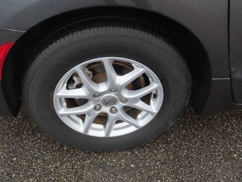 Used 2023 Chrysler Voyager LX FWD image 12