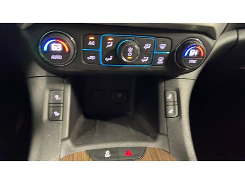 Used 2017 GMC Acadia SLE w/ Driver Alert Package I AWD/4WD image 14