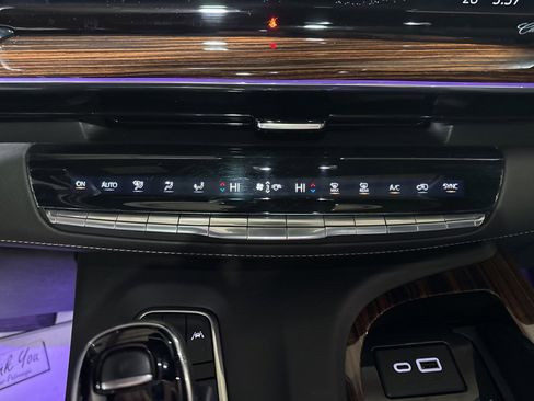 Used 2021 Cadillac Escalade Premium Luxury image 30