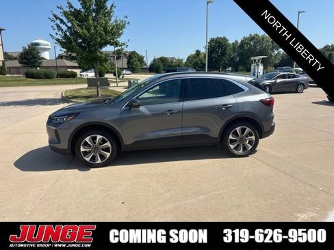 Certified 2025 Ford Escape Platinum AWD/4WD image 4