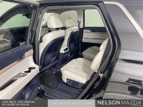 Used 2022 Hyundai Palisade SEL w/ Premium Package FWD image 13