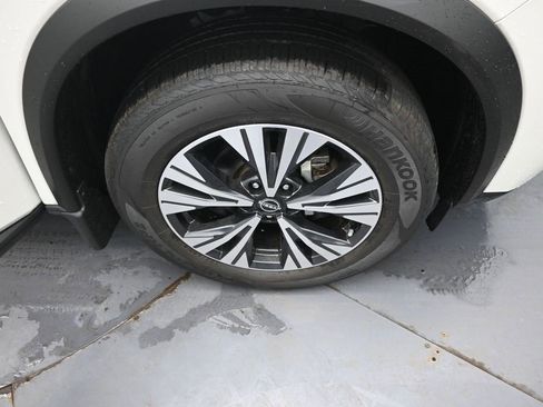 Used 2023 Nissan Rogue SV image 29