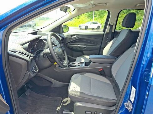 Used 2017 Ford Escape SE FWD image 9