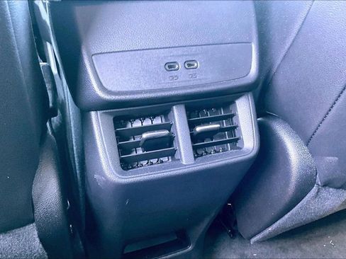 Used 2025 Chevrolet Equinox LT w/ Convenience Package II AWD/4WD image 10