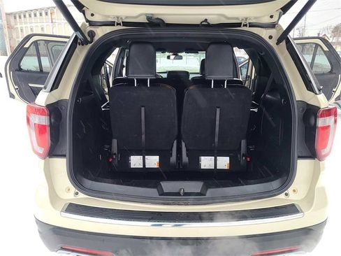 Used 2018 Ford Explorer XLT w/ Equipment Group 202A image 24