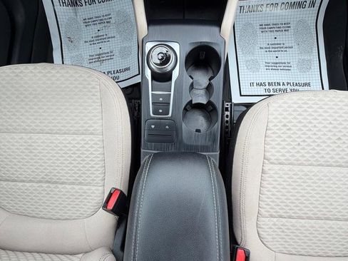 Used 2022 Ford Escape SE image 21