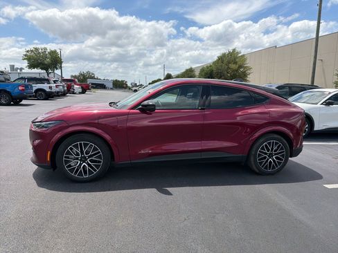 Used 2025 Ford Mustang Mach-E Premium image 11