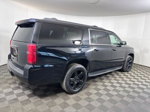 Used 2018 Chevrolet Suburban LT image 3
