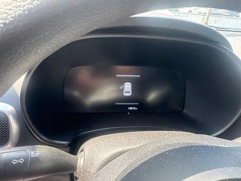Used 2023 Kia Soul LX FWD image 9