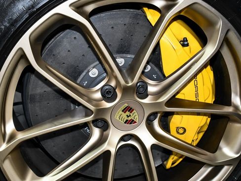 Used 2024 Porsche Cayenne Turbo GT image 98