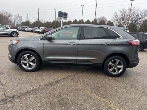Used 2022 Ford Edge SEL w/ Convenience Package image 4