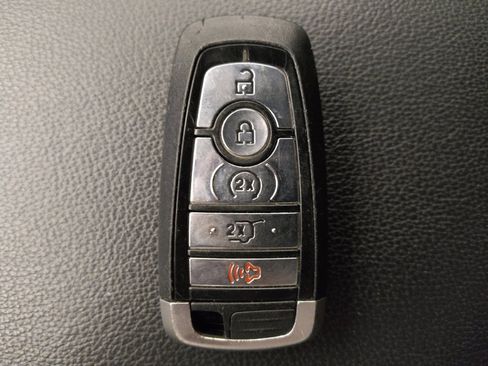 Used 2019 Ford Explorer Limited image 32