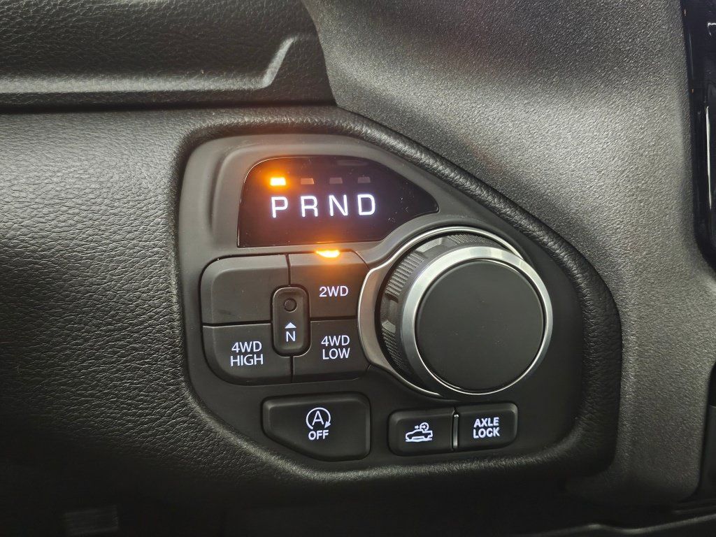 New 2026 RAM 1500 Warlock AWD/4WD image 32