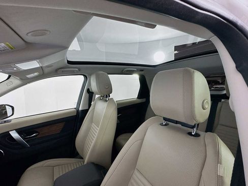 Used 2025 Land Rover Discovery Sport S image 14