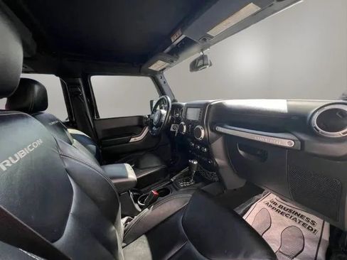 Used 2014 Jeep Wrangler Unlimited Rubicon w/ Connectivity Group AWD/4WD image 14