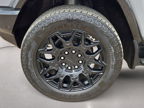 Used 2025 GMC Hummer EV 2X AWD/4WD image 10