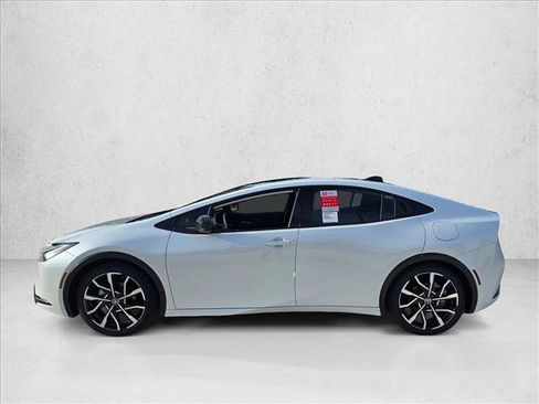 New 2026 Toyota Prius Plug-In Hybrid FWD image 5