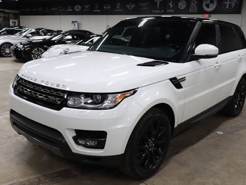 Used 2015 Land Rover Range Rover Sport SE image 1