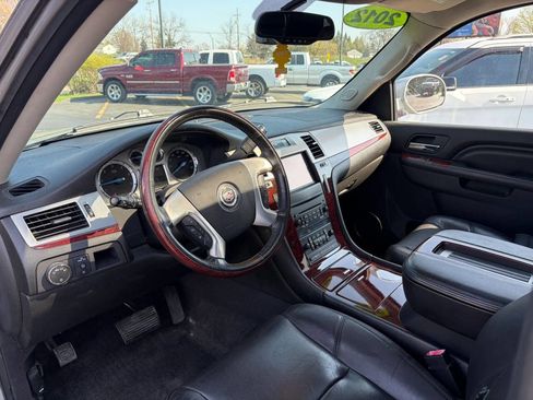 Used 2012 Cadillac Escalade ESV Premium AWD/4WD image 11