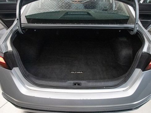 Used 2024 Nissan Altima 2.5 SV AWD/4WD image 19