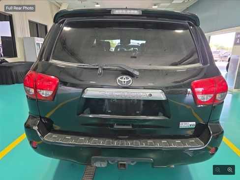 Used 2017 Toyota Sequoia Platinum RWD image 6