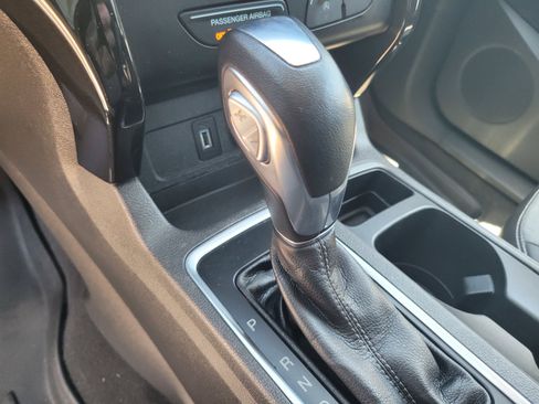 Used 2019 Ford Escape SE FWD image 17
