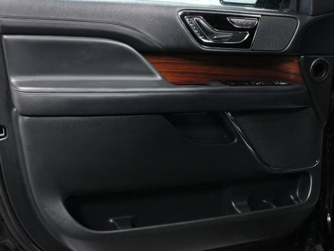 Used 2024 Lincoln Navigator L 4WD image 11