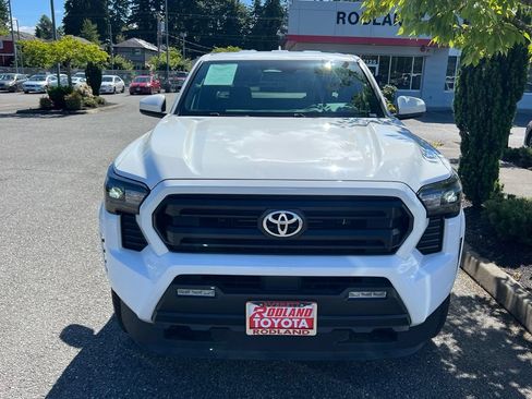 Used 2025 Toyota Tacoma SR5 RWD image 5