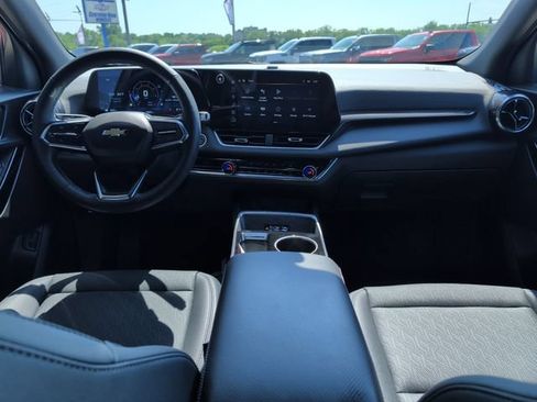 Used 2025 Chevrolet Equinox LT w/ Convenience Package II FWD image 14