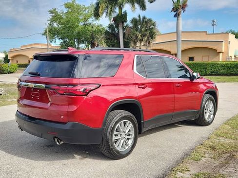 Used 2023 Chevrolet Traverse LT FWD image 4