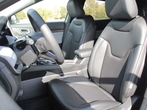 New 2026 Jeep Compass Latitude image 5