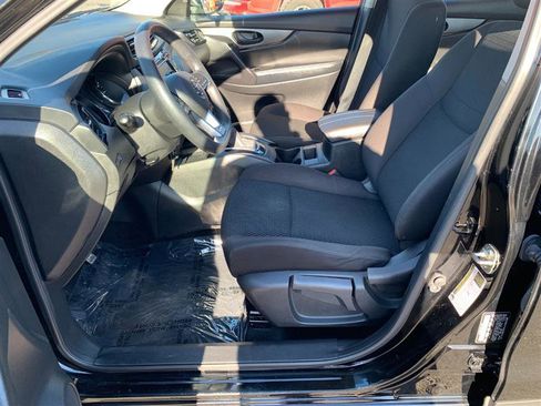 Used 2019 Nissan Rogue Sport S image 39