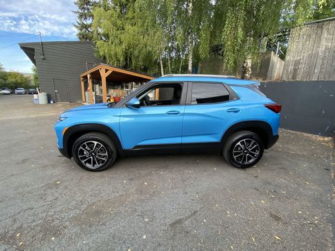 Used 2025 Chevrolet TrailBlazer LT AWD/4WD image 3