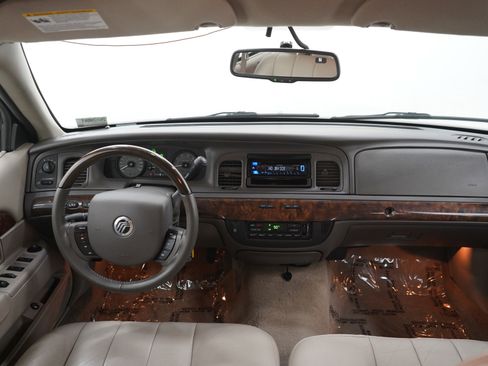 Used 2009 Mercury Grand Marquis LS RWD image 13