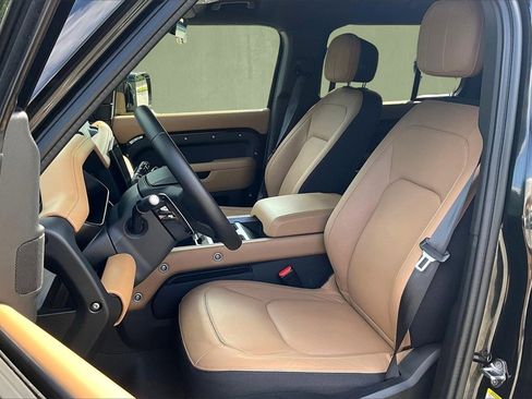 Used 2025 Land Rover Defender 110 V8 image 18