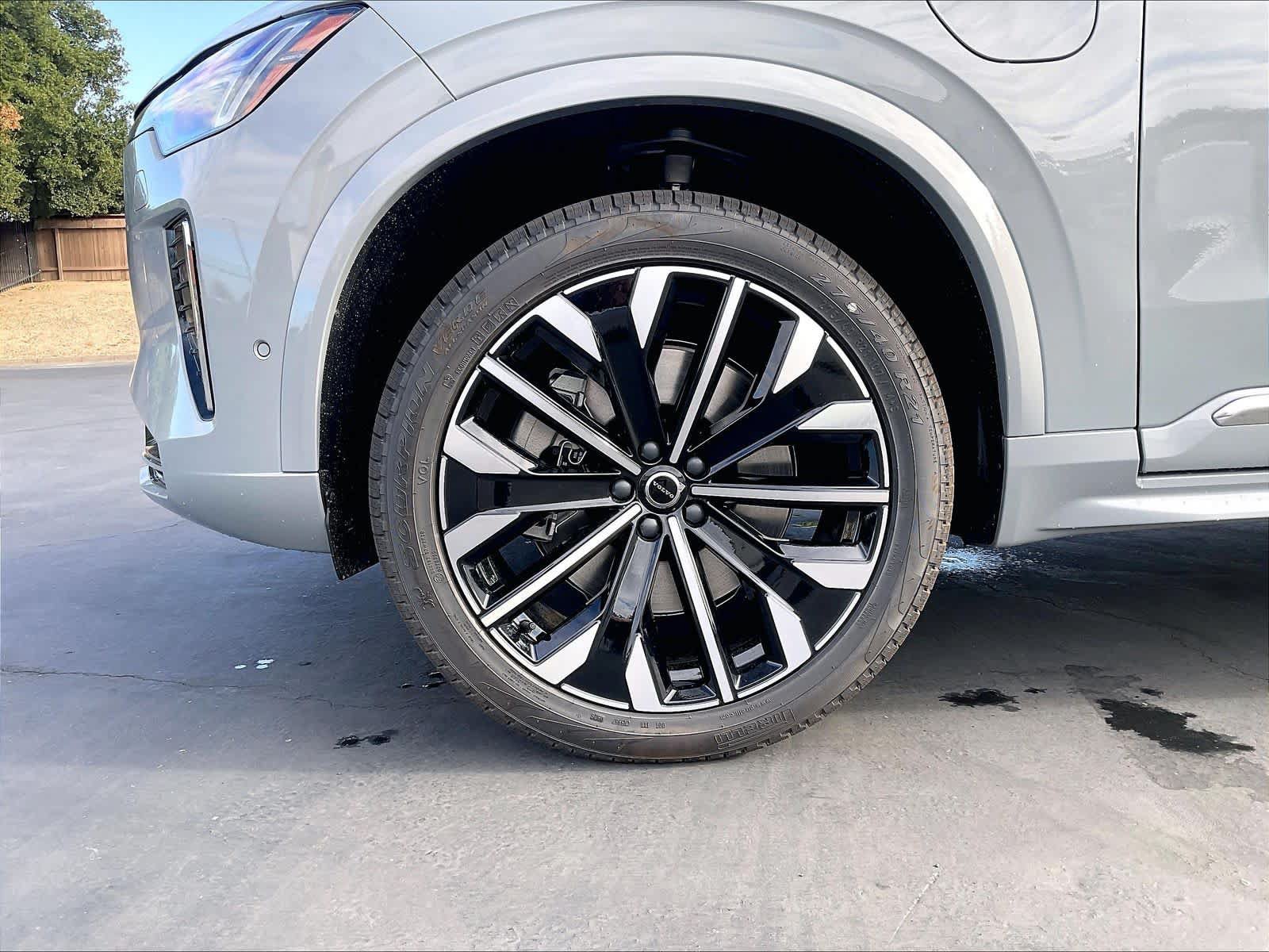 New 2027 Volvo XC90 T8 Plus AWD/4WD image 14