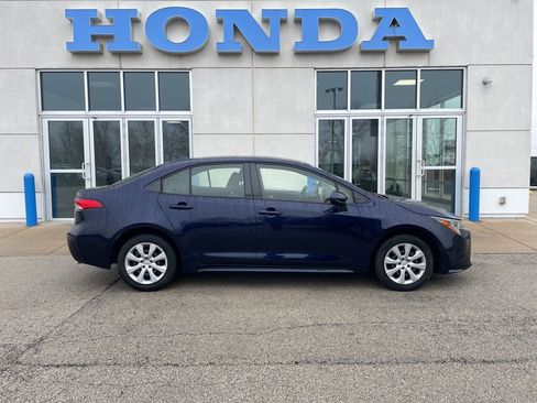 Used 2020 Toyota Corolla LE image 4