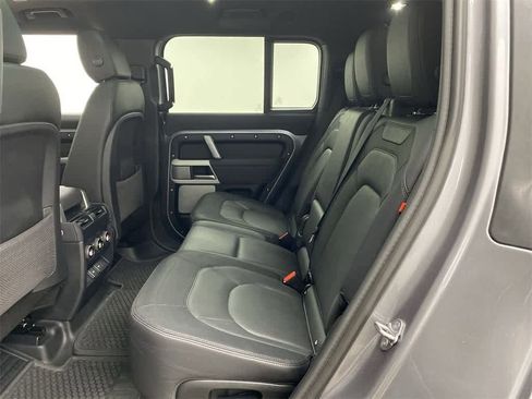 Used 2023 Land Rover Defender 130 X-Dynamic SE image 17