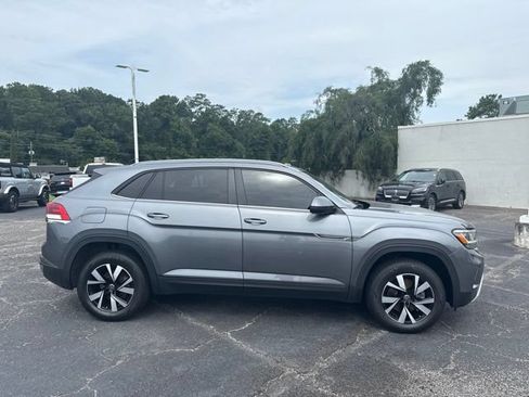 Used 2020 Volkswagen Atlas Cross Sport SE AWD/4WD image 2