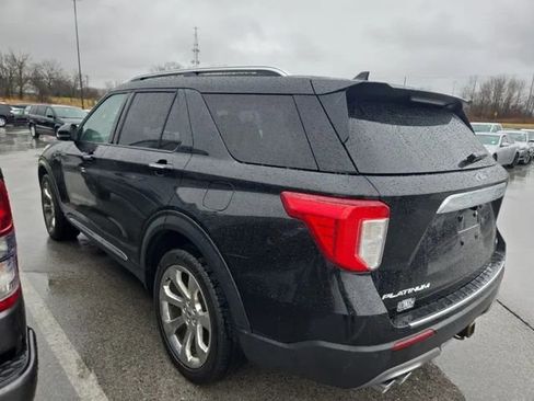 Used 2020 Ford Explorer Platinum w/ Premium Technology Package image 2