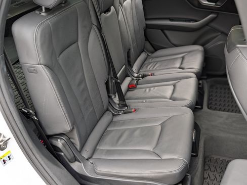 Used 2025 Audi Q7 2.0T Premium w/ Convenience Package image 23