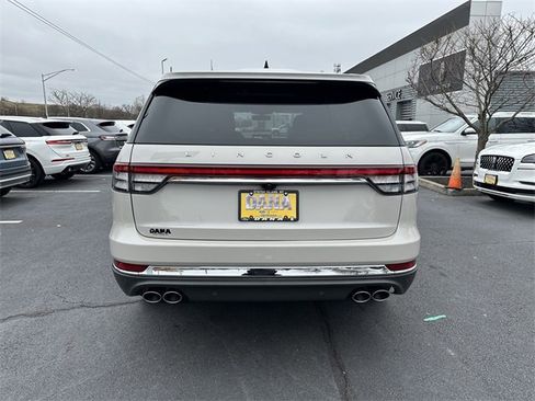 Certified 2022 Lincoln Aviator AWD w/ Premium Package image 6