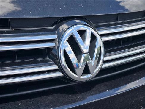Used 2017 Volkswagen Tiguan Wolfsburg Edition FWD image 5