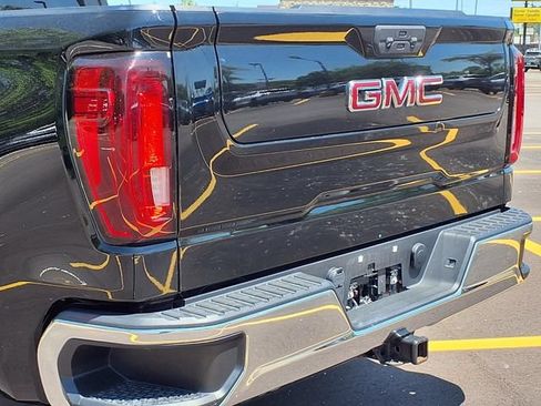 Used 2022 GMC Sierra 1500 SLT w/ SLT Convenience Package AWD/4WD image 22