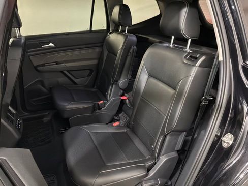 Used 2022 Volkswagen Atlas SEL R-Line image 18