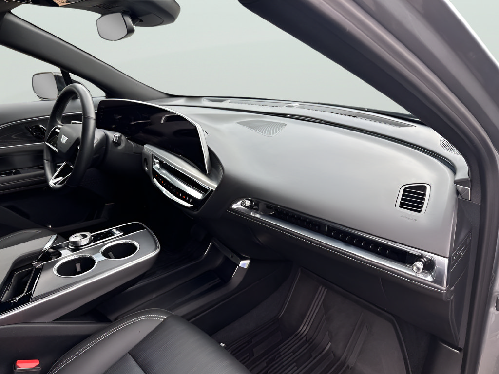 Certified 2024 Cadillac Lyriq Sport RWD image 36